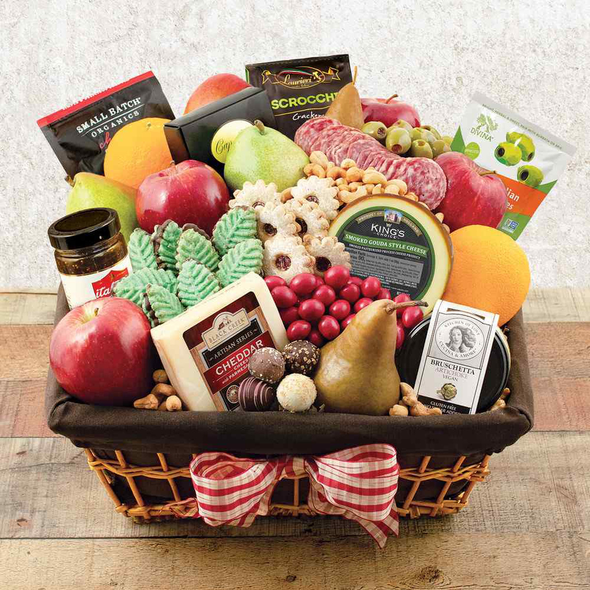 prodimages/Capalbos Fifth Avenue Fruit Gift Basket